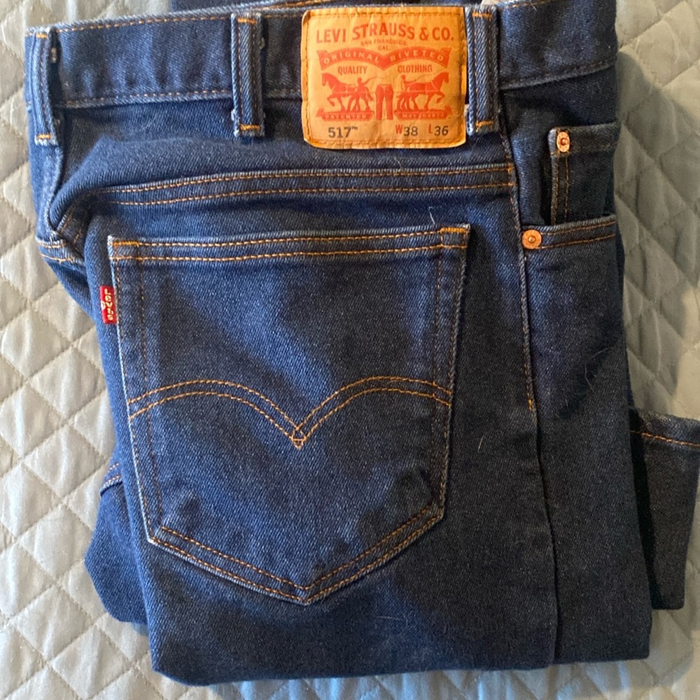 Levi 517 NWOT.